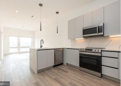 3120 W Jefferson Street - Photo 1