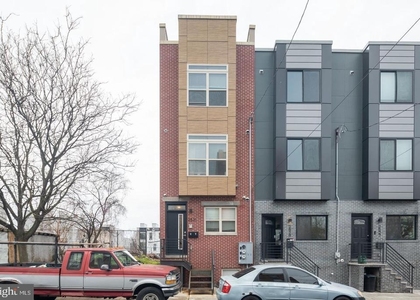 2531 N Mascher Street - Photo 1