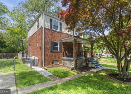6014 39th Avenue - Photo 1