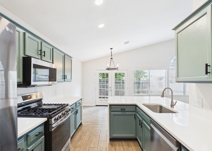 7400 Crepe Myrtle Dr - Photo 1