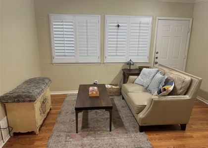 2510 San Gabriel St - Photo 1