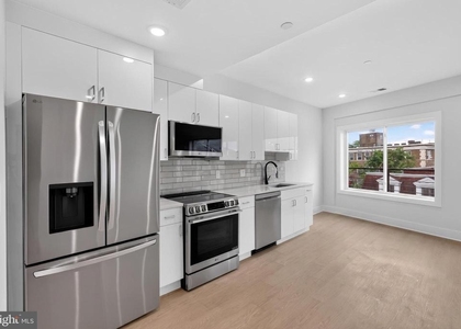 1650 Columbia Road Nw - Photo 1