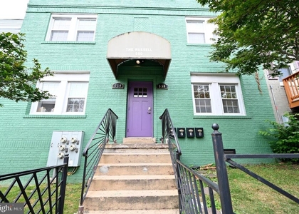 550 Hobart Place Nw - Photo 1