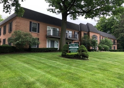 207 W Park Avenue - Photo 1