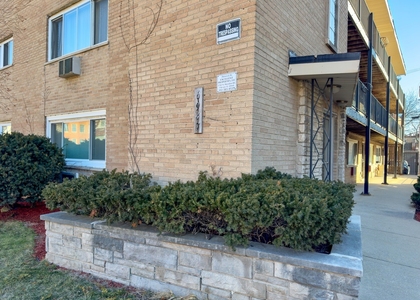 6947 S Jeffery Boulevard - Photo 1