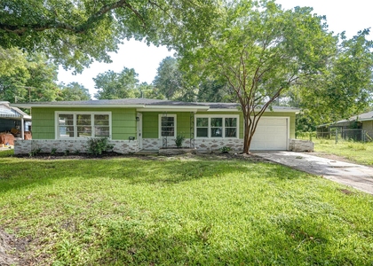 1319 Elm Street - Photo 1