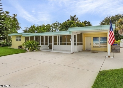 1281 10th Street N - Photo 1