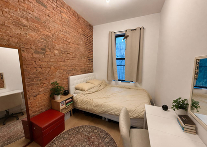 727 Knickerbocker Avenue - Photo 1