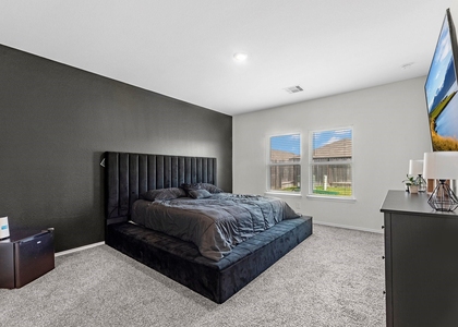 5455 Pinetree Crescent Lane - Photo 1