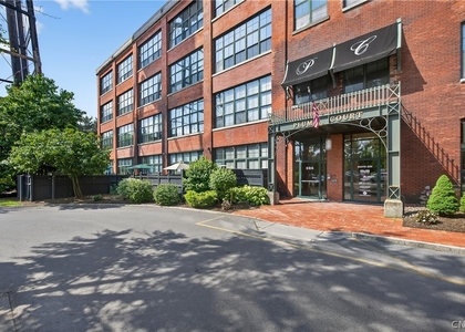 526 Plum Street - Photo 1