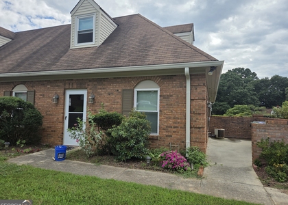 893 Ne Park Place - Photo 1