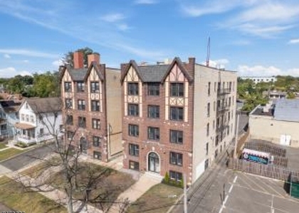 118 W 2nd Ave - Photo 1