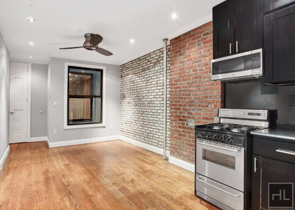 West 52 Street - Photo 1