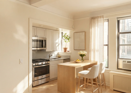 East 68 Street - Photo 1