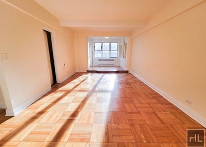 East 56 Street - Photo 1