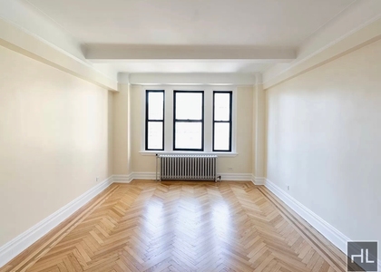 East 68 Street - Photo 1