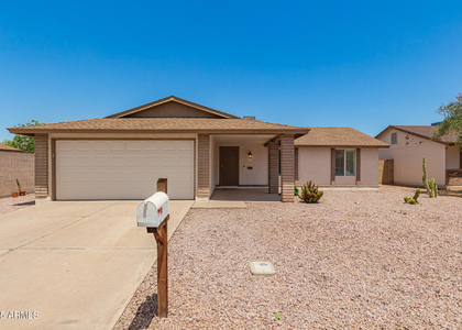 1512 W Mariposa Drive - Photo 1