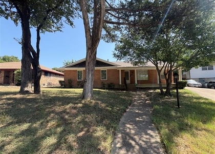 615 Oak Forest Drive - Photo 1