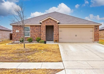 904 Saddle Horn Way - Photo 1