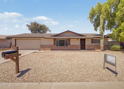 1324 W 12th Street - Photo 1