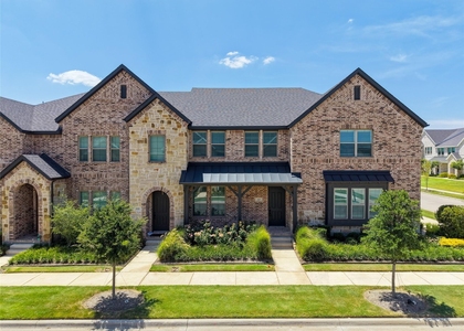 537 Parkside Drive - Photo 1