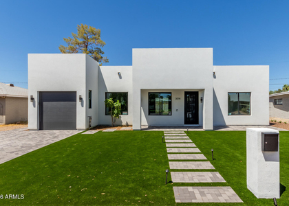 3014 E Avalon Drive - Photo 1