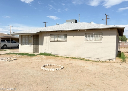 7007 S 8th Street - Photo 1