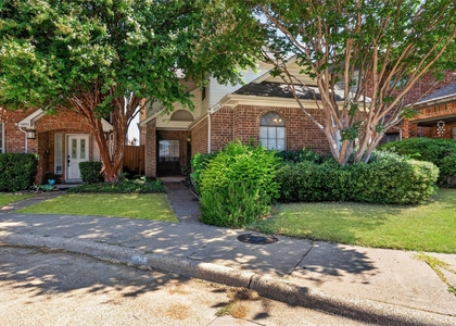 6015 Homestead Court - Photo 1