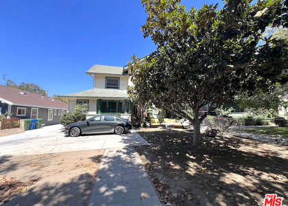 1828 S Gramercy Place - Photo 1