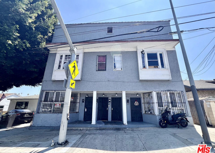 3260 E 4th Street - Photo 1