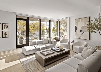 9001 Santa Monica Boulevard - Photo 1