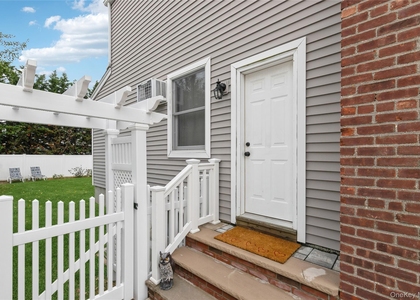 11 Deauville Parkway - Photo 1
