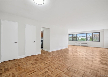 2 Washington Square - Photo 1