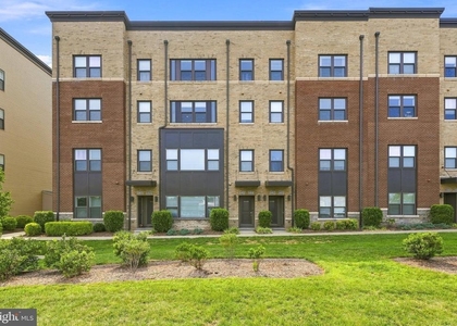 44824 Tiverton Square - Photo 1