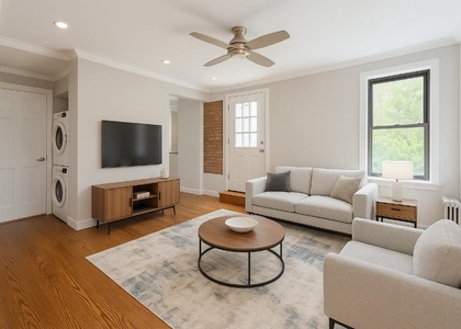 East 100th Street - Photo 1