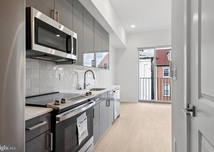 225 N 12th Street - Photo 1