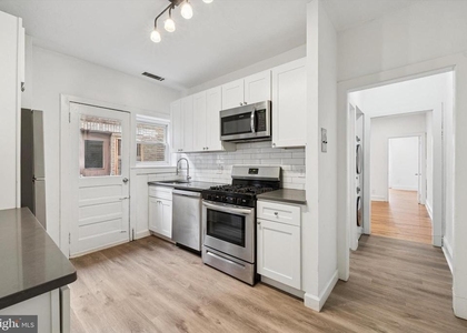 334 Lombard Street - Photo 1