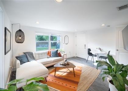 1119 Gunter St - Photo 1