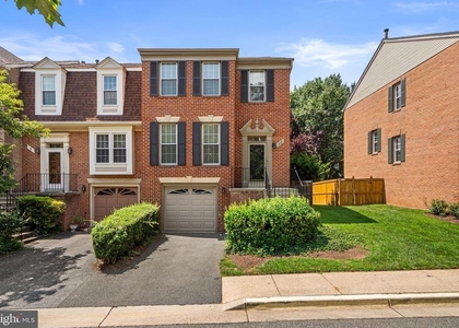 10 Loganwood Court - Photo 1