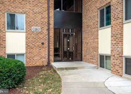 18728 Walkers Choice Road - Photo 1