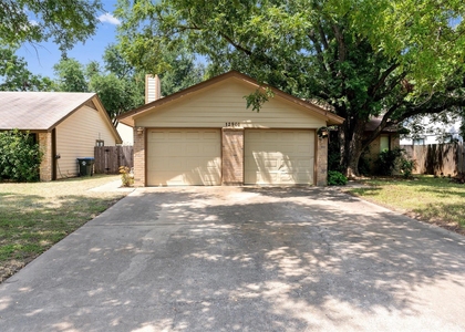 12900 Hymeadow Dr - Photo 1