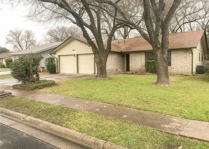 10511 Robinwood Cir - Photo 1