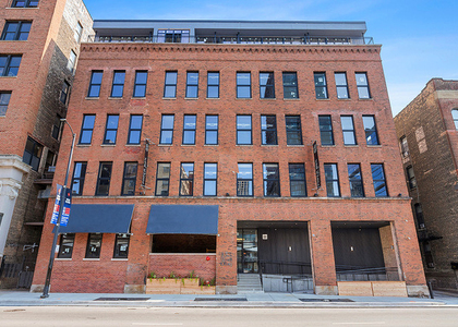 153 W Ohio Street - Photo 1