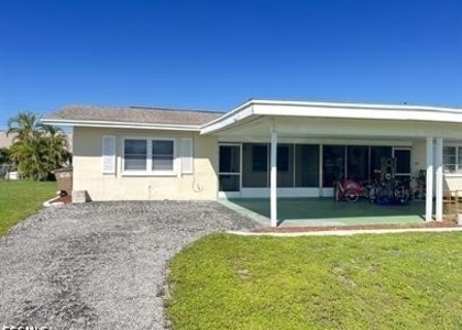 4620 Se 4th Place - Photo 1