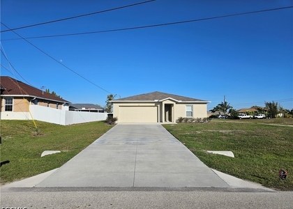 901 Nw 15th Place - Photo 1