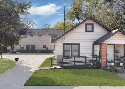 605 E Hunnicutt Street - Photo 1