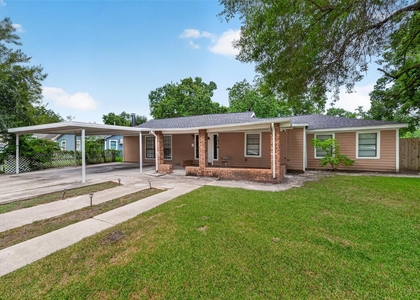 1504 Lawrence Avenue - Photo 1