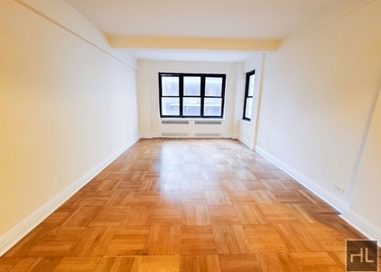 East 56 Street - Photo 1