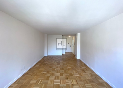 East 49th Street - Photo 1