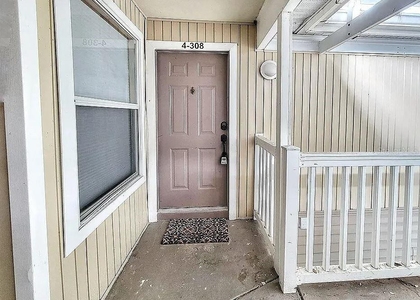 4000 Sw 23rd Street - Photo 1